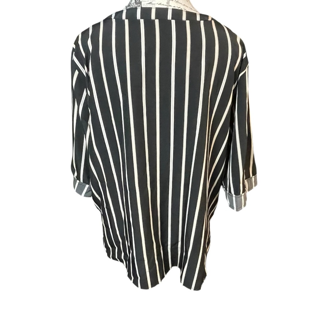 Adrienne Vittadini Black and White Boxy 3/4 Sleeve Blouse - Picture 3 of 7